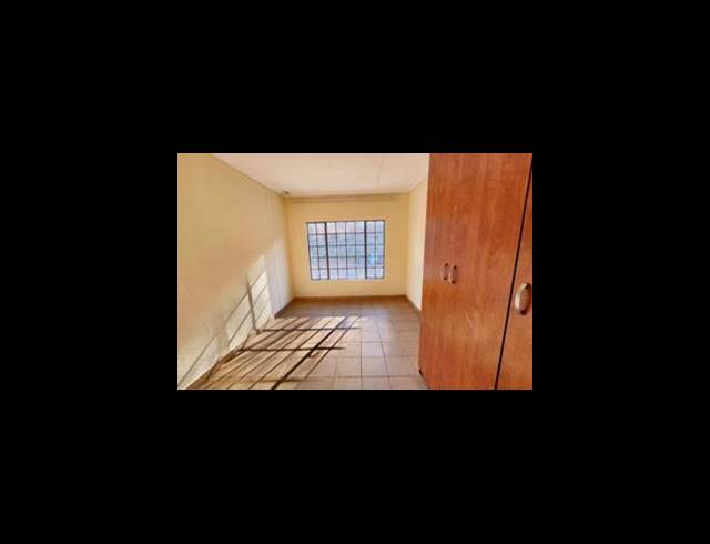 3 BEDROOM HOUSE FOR SALE IN GEELHOUTPARK